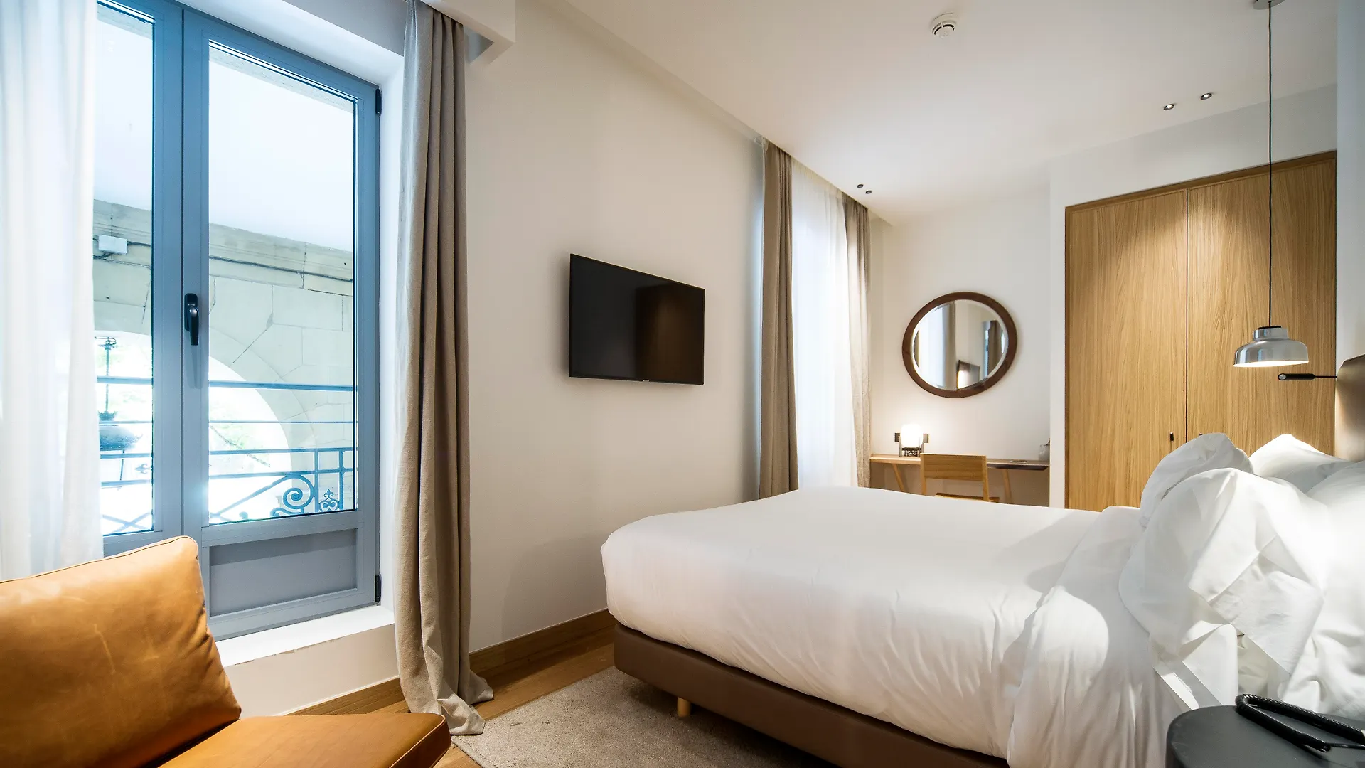 Hotel Arbaso San Sebastian 4*,